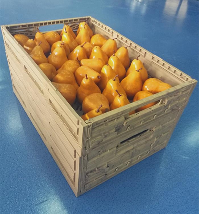 Nestable and stackable plastic crate