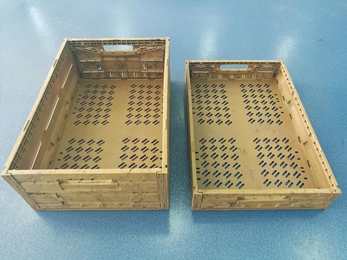 Nestable and stackable plastic crate