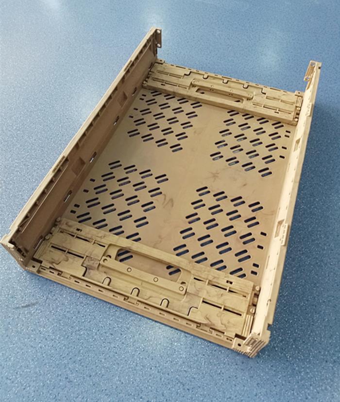 Nestable and stackable plastic crate