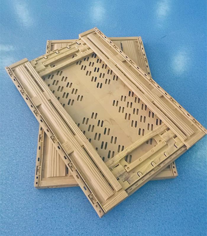 Nestable and stackable plastic crate